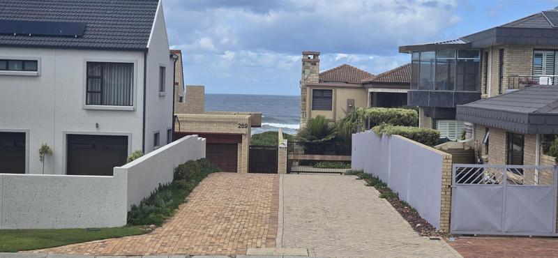 4 Bedroom Property for Sale in Outeniqua Strand Western Cape